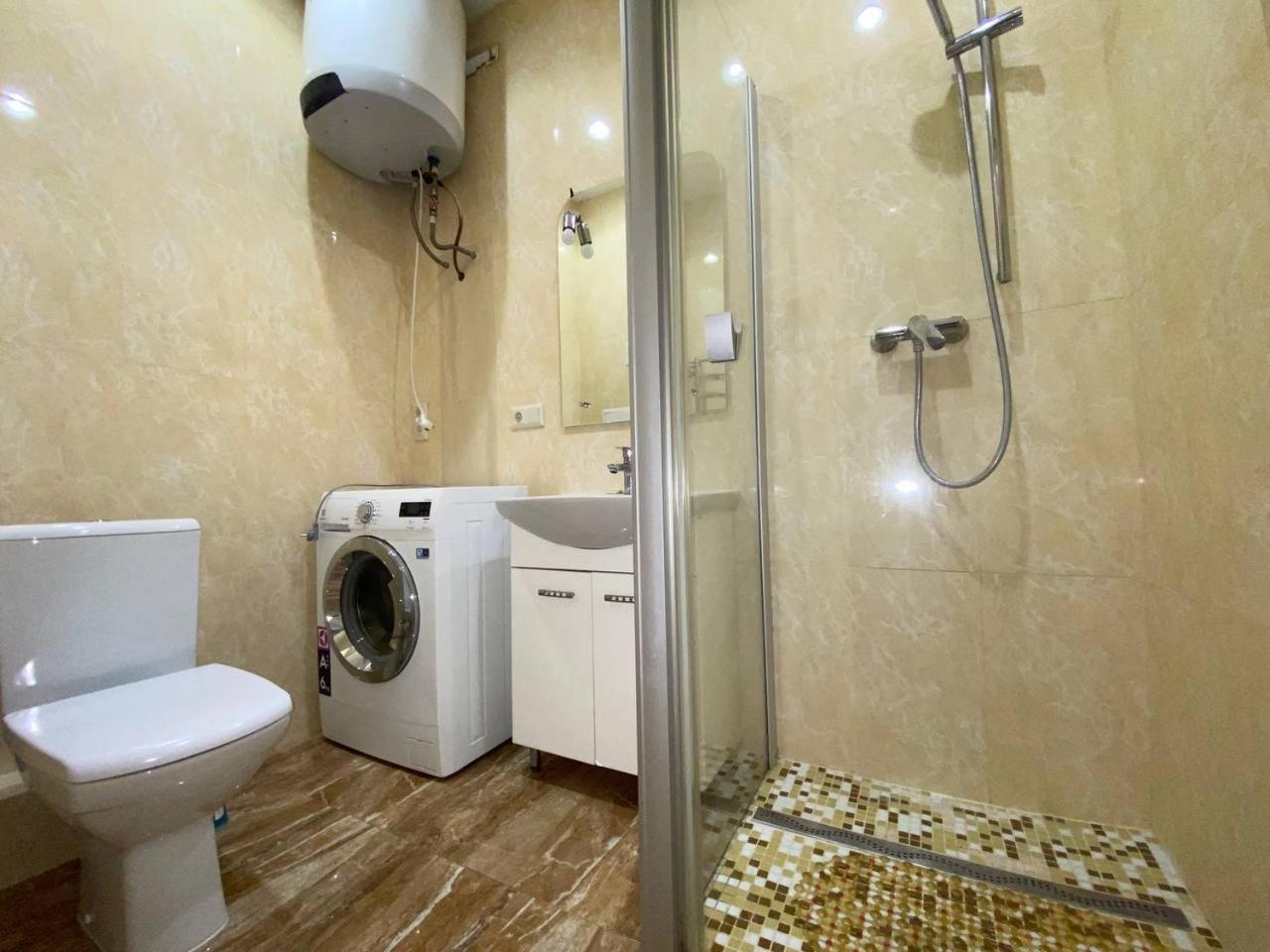 Apartment On Dragomirova Киев Екстериор снимка