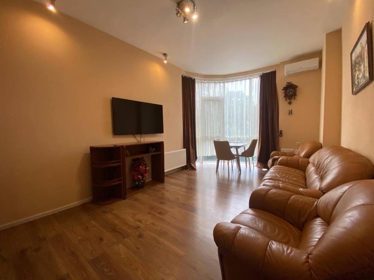 Apartment On Dragomirova Киев Екстериор снимка