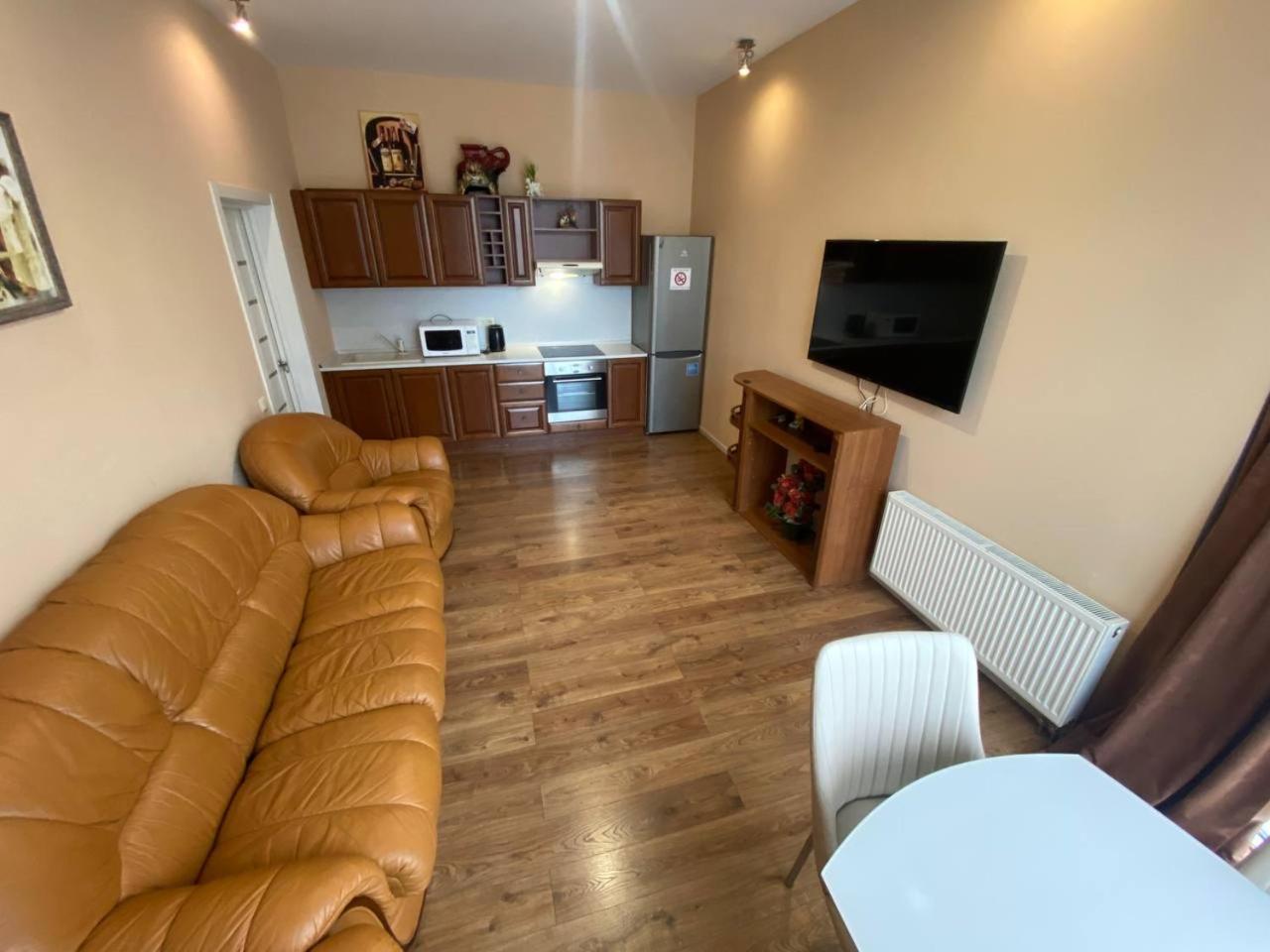 Apartment On Dragomirova Киев Екстериор снимка