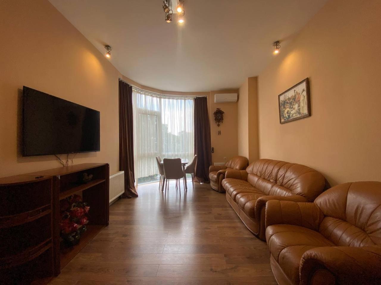 Apartment On Dragomirova Киев Екстериор снимка