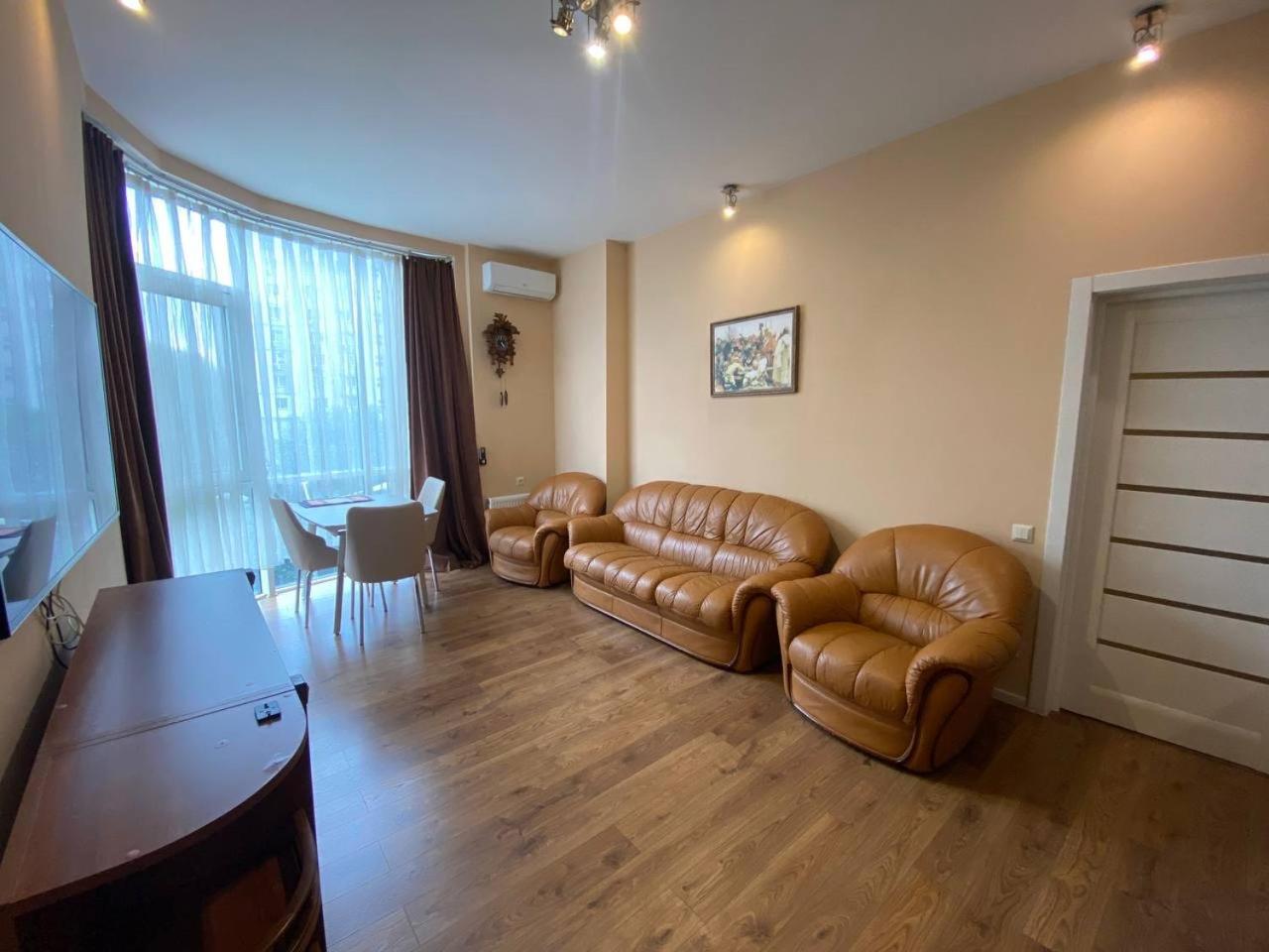 Apartment On Dragomirova Киев Екстериор снимка