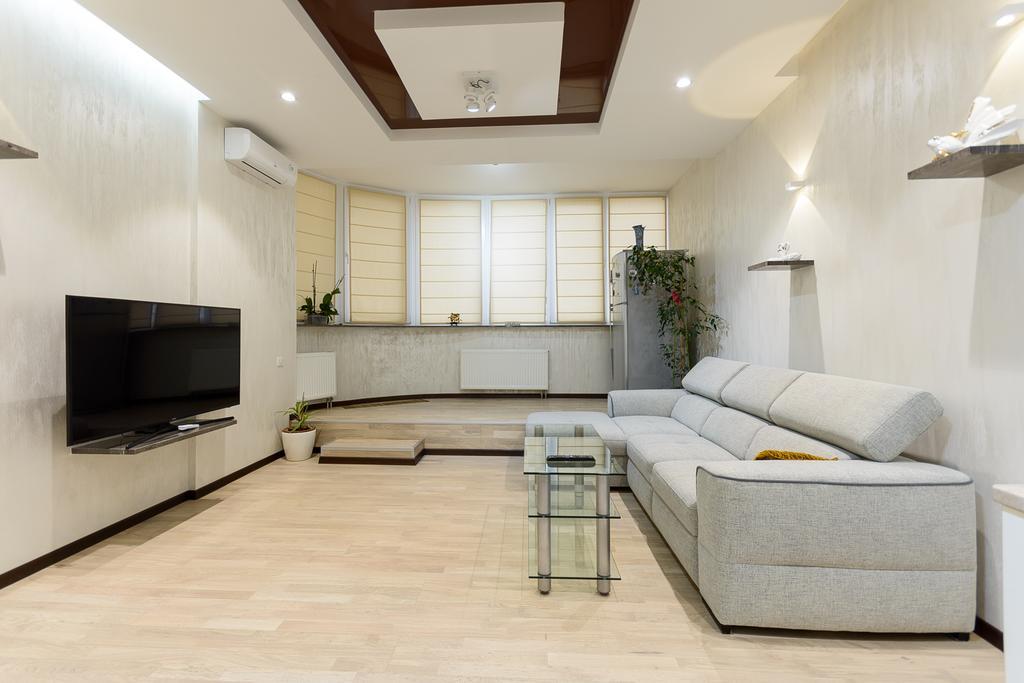 Apartment On Dragomirova Киев Екстериор снимка