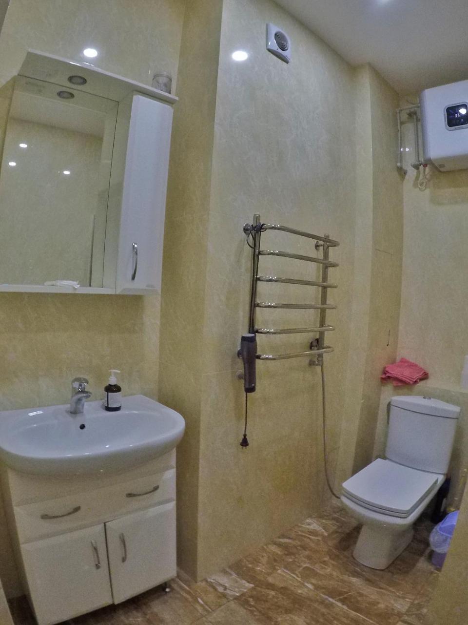 Apartment On Dragomirova Киев Екстериор снимка