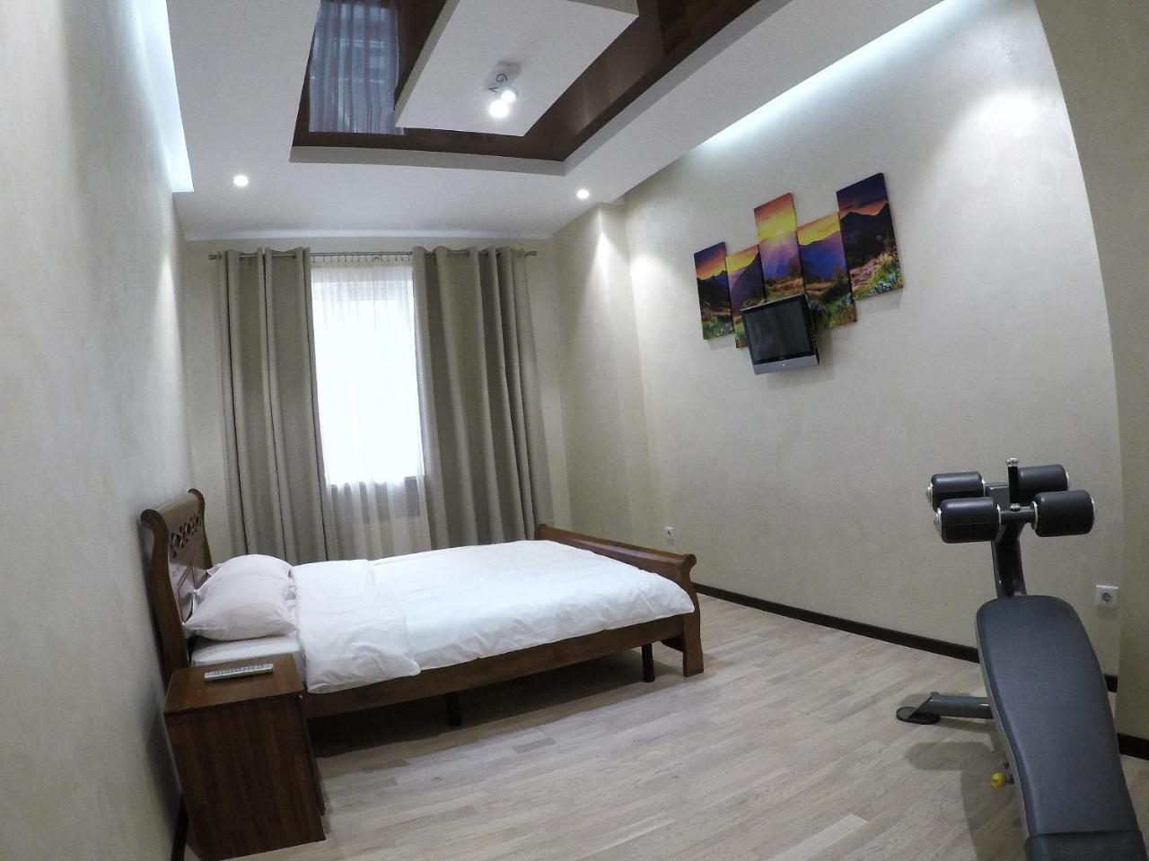 Apartment On Dragomirova Киев Екстериор снимка
