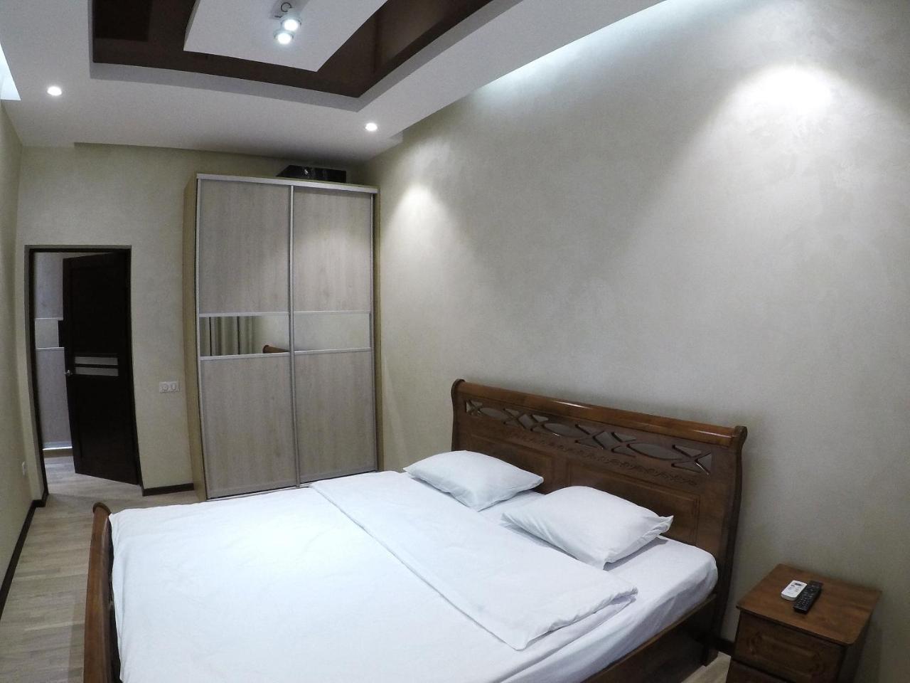 Apartment On Dragomirova Киев Екстериор снимка