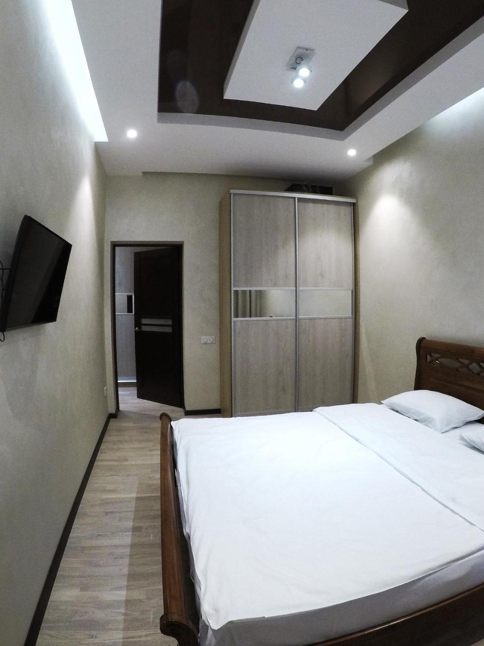 Apartment On Dragomirova Киев Екстериор снимка