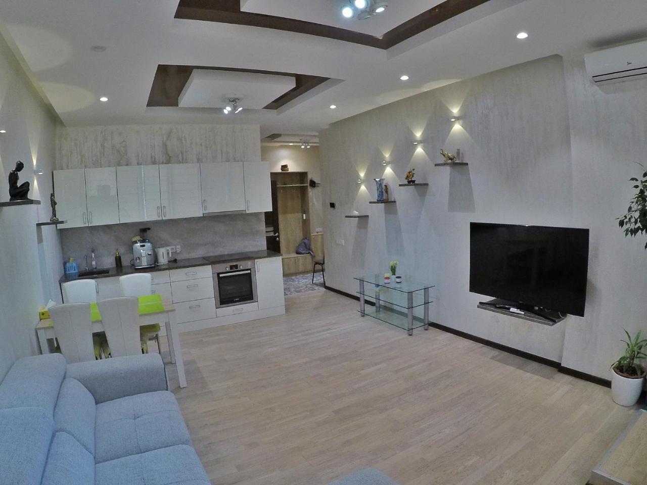Apartment On Dragomirova Киев Екстериор снимка