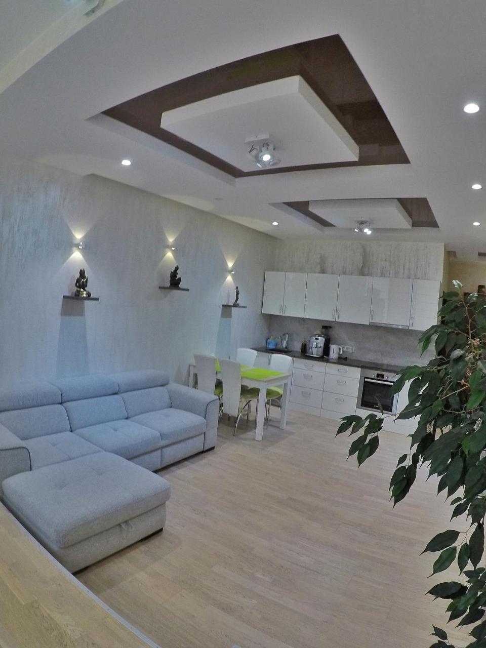 Apartment On Dragomirova Киев Екстериор снимка